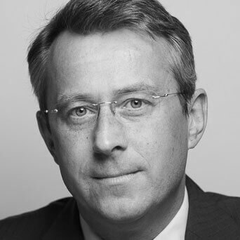 ortrait von Prof. Dr. Hubert Röder (schwarz-weiß)